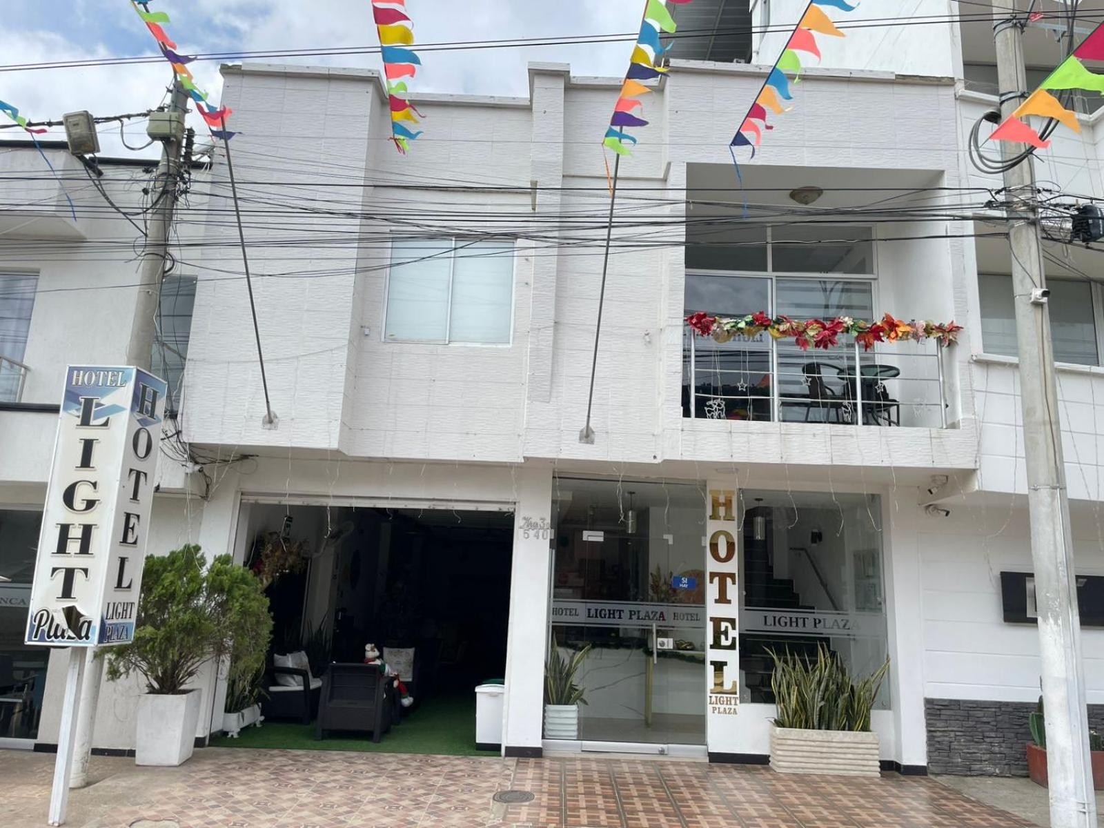 Hotel Light Plaza 阿瓜奇卡 外观 照片